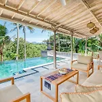 Wake In Paradise And Luxury Lebah Villas
