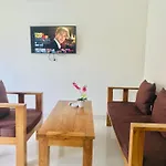 Londo Villa At Londo House