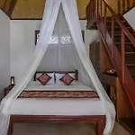 White Jepun 2Br Balinese Home Cyn
