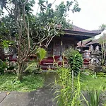 Tutde\'S House
