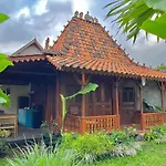 Kaiwatu House