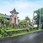 Oyo 90640 Agung Kartini Villa