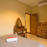 3Bdr Compact Budget House - A Big And Light One