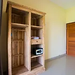 Greenfield Viewhouse: Spacious 2Nd Floor Lodging