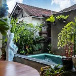 Central Ubud Modern Apartments And Private Kitchen - 2