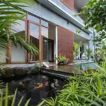 Central Ubud Modern Apartments And Private Kitchen - 2