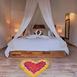 Ranjana 4 Bedroom Private Pool Villa Zn82