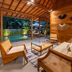 Kayu Retreat - Traditional Luxe In Calm Area Of Ubud