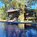 Tegeswoodhouse,Private Pool,Two Bedrooms And Free Wifi