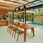 Luxury 2 Bedroom Private Pool Villa Zn100