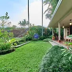 Balinese Antiques Single Level 3Br Villa In Ubud