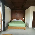 Umah Pekak