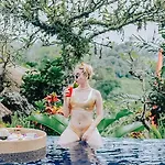 Ariana Suite