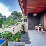 Aris House Private Pool Villa