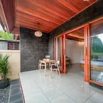Aris House Private Pool Villa