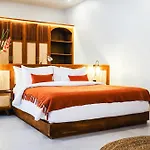 Villa New Batavia - Modern Luxury & Cultural Fusion