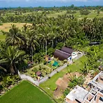 Lumbung Sari Wooden Villa