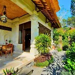 Ishwari 1 Bedroom Deluxe Garden Suite Zn234