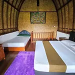 2 Villas - 2 Pools - Sleeps 9