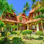 Nismara 5 Bedroom Private Pool Villa Garden View Zn259