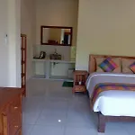 Meme Lan Bape Guest House