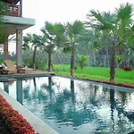 Oemah Bali At Tirta Tawar