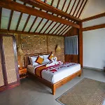 Rumah Tengah Sawah