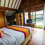 Rumah Tengah Sawah