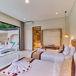 Newly! 3Bdr Modern Villa Close To Ubud Center