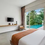 Yudhistira 5 Bedroom Green View Villa Cyn