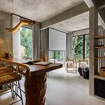 Bamboolina Jungle Villa - A Unique Retreat With Artistic Charm With River Access