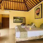 Ari Sawah House, Luxury 2 Bedroom Villa With Pool