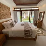 Chic 2Br Cozy & Private Pool At Bareng Villa