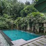 D\'Legon Luxury Villas