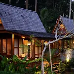 Uma Cabins