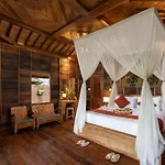 Santris Villas By Pramana Villas
