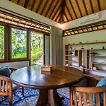 Villa Umah Shanti
