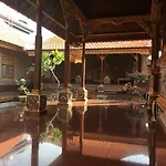 Gedong Bali Family Homestay