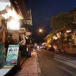 Loris Homestay