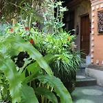Lilacita Inn