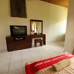 Nida Rooms Monkey Forest Temple Complex
