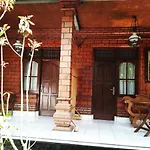 Yumi House