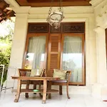 Nida Rooms Monkey Forest Temple Complex