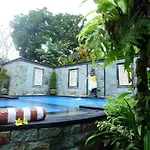 Loka Sari Guest House And Spa