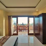 Kubu Taman Home Stay