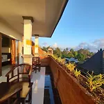 Kubu Taman Home Stay