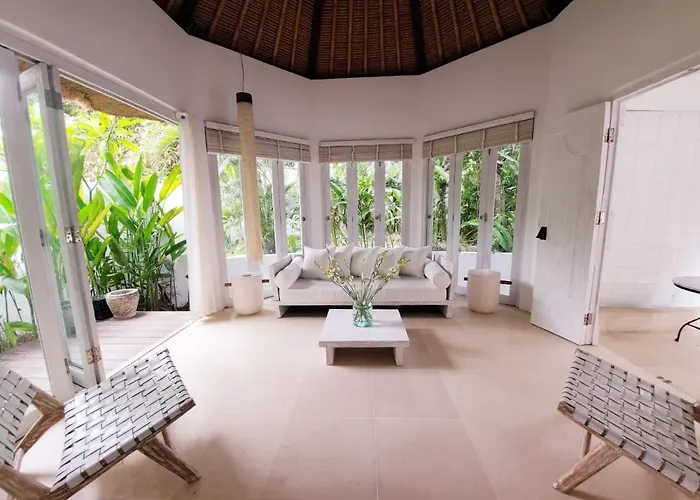 Flower Moon Villa