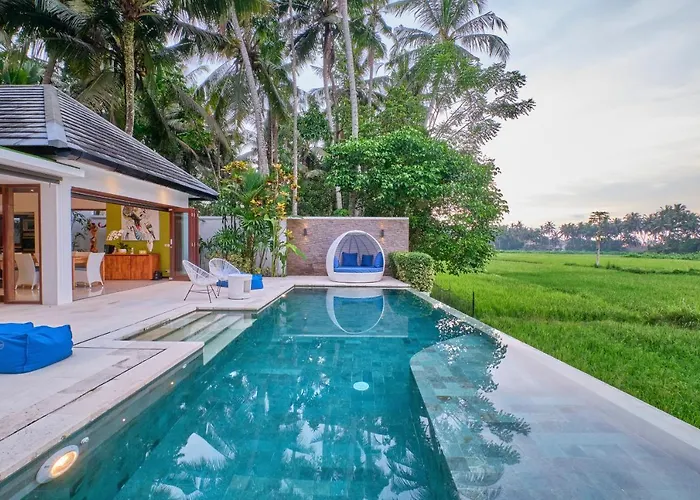 Villa Balinese Luxurious Elegance