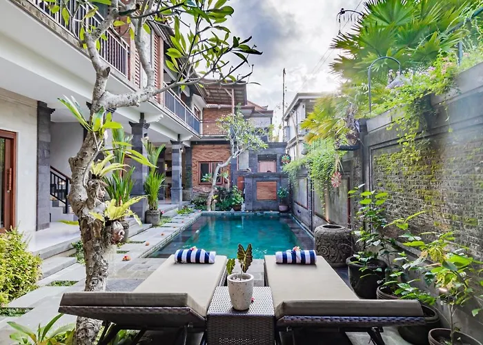 Ayu Sari Guesthouse By Mahaputra