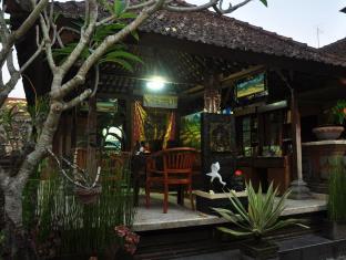 Gasthof Astiti Salon And *
